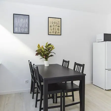 70m² Frisch Kernsanierte In Lage Apartment