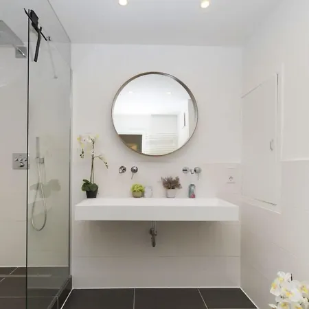 Apartment 70m² Frisch Kernsanierte In Lage *